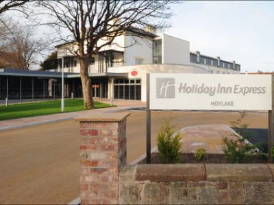 Holiday Inn Express Liverpool Hoylake, An Ihg Hotel Exterior photo
